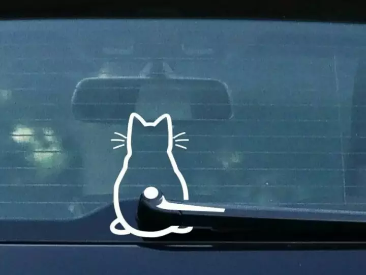 5 Tips to Easily Remove Sticker Residue from Your Car Window